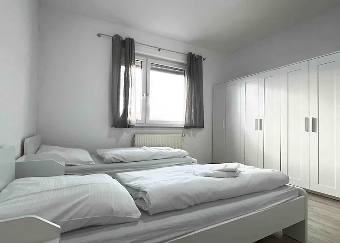 Sad701 - Grosse Monteurwohnung Uebergangswohnung * Schwandorf in Bayern